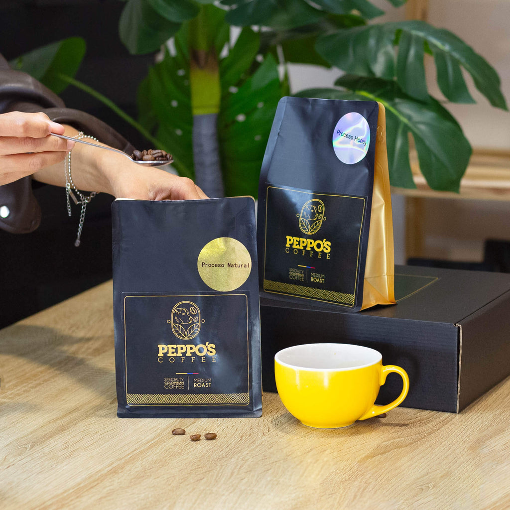 ¿Cuál es la diferencia entre el proceso honey y el proceso natural?